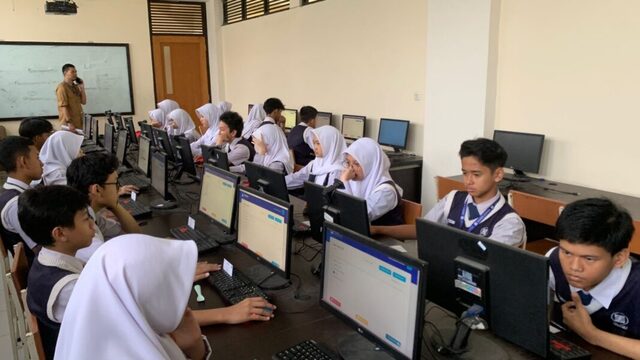 Fasilitas Praktek Komputer