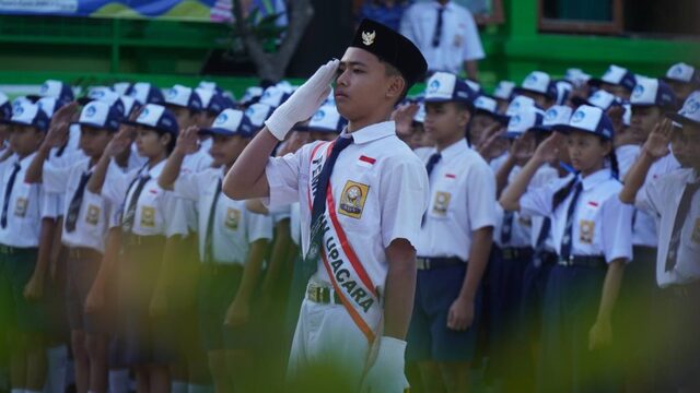 Kegiatan Upacara Bendera dalam Menanamkan Nilai Nasionalisme di SMP Negeri 6 Solo